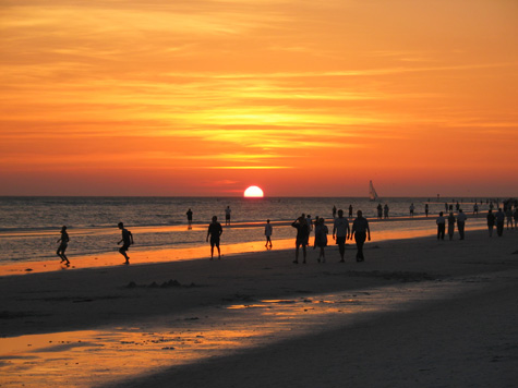 [sunset at siesta key beach -- 7:54pm, april 18th, 2003]