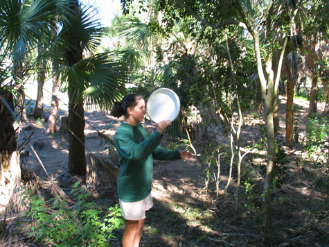 [picture: me and amy at disc golf, nov 29, 2003]