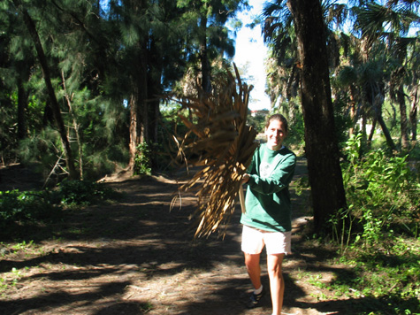 [picture: me and amy at disc golf, nov 29, 2003]