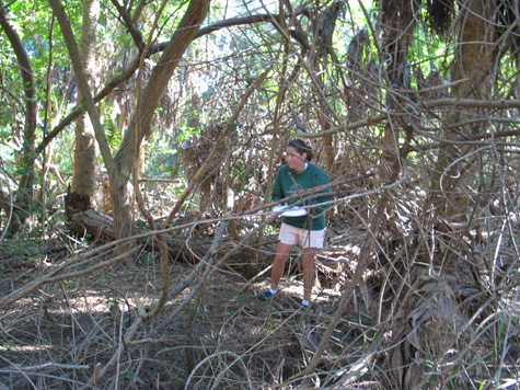 [picture: me and amy at disc golf, nov 29, 2003]